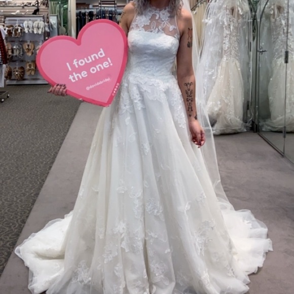 “White” By Vera Wang Illusions Floral Wedding Gown Dress - Picture 2 of 7